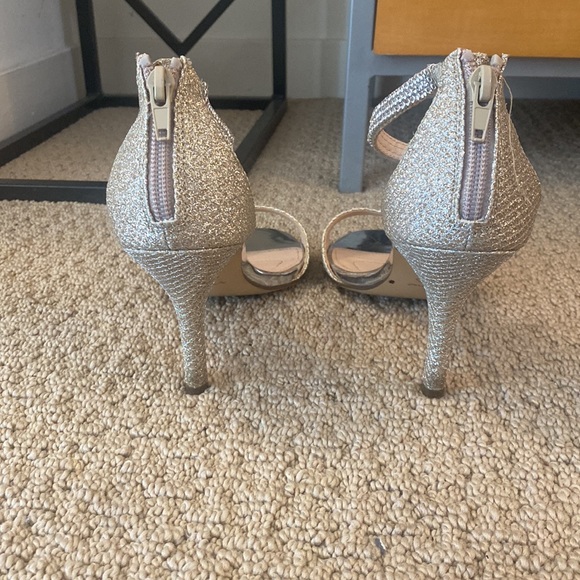 Women’s Dress Shoes Sparkle High Heels with ankle strap size 7.5 worn once - Picture 6 of 12